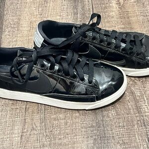 Nike Black and White Women's Sneakers